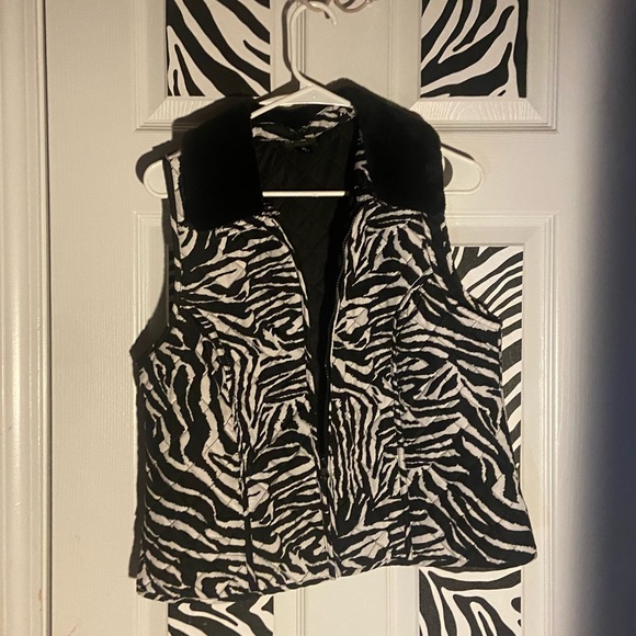 Zebra print vest with fur neck lining - Picture 1 of 5